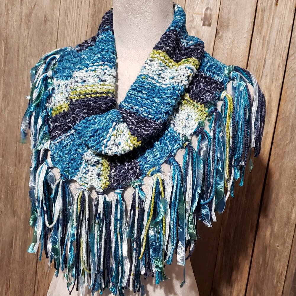 NEW Hand Knitted Infinity‎ Boho Cowl Scarf Teal Blue Green Fringe Knit Artsy